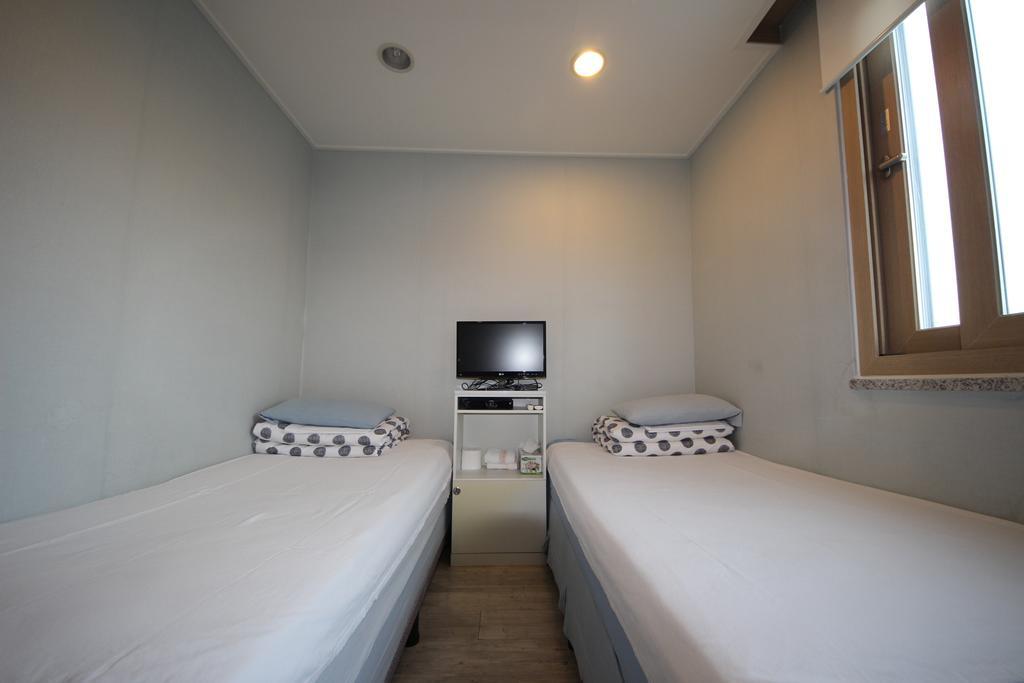 בוסאן Hostel The New Day מראה חיצוני תמונה