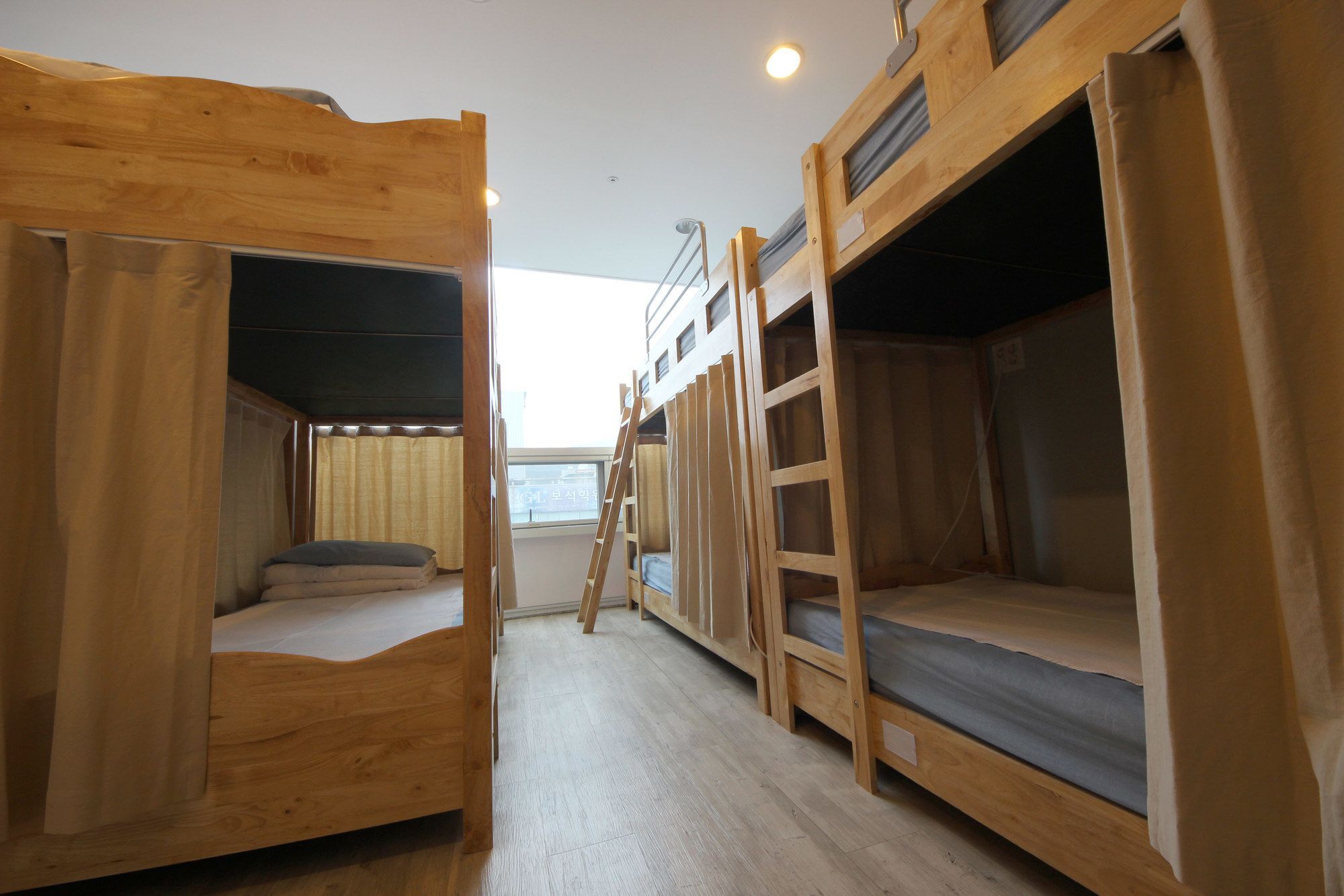 בוסאן Hostel The New Day מראה חיצוני תמונה
